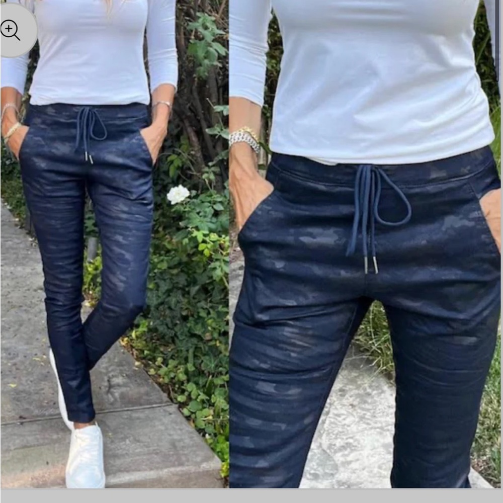 Bevy Flog Shely Blue Camo drawstring pants